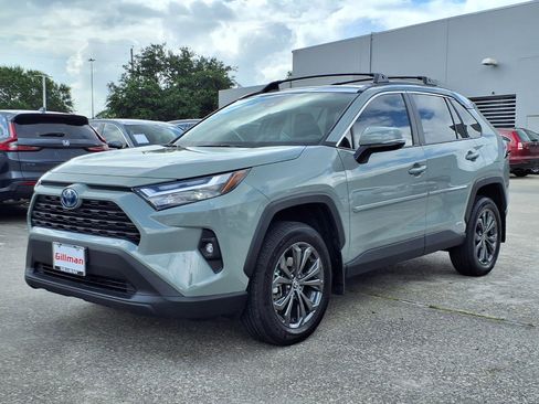 Used 2023 Toyota RAV4 XLE Premium AWD/4WD image 21