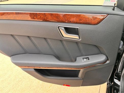 Used 2013 Mercedes-Benz E 350 4MATIC Sedan image 17