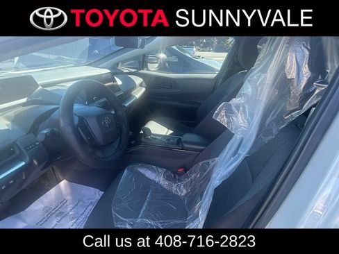 Used 2023 Toyota Prius LE FWD image 5