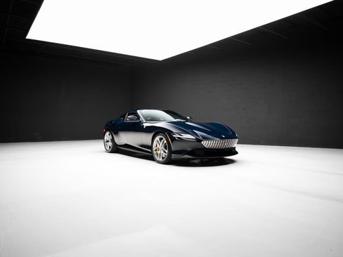 Used 2023 Ferrari Roma RWD image 87