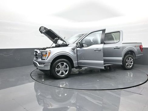 Certified 2022 Ford F150 XLT w/ Equipment Group 302A High image 36