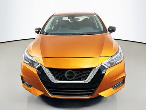 Used 2020 Nissan Versa SV FWD image 2