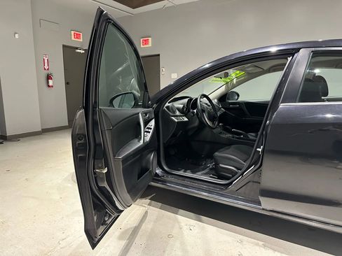 Used 2013 MAZDA MAZDA3 i Touring image 10