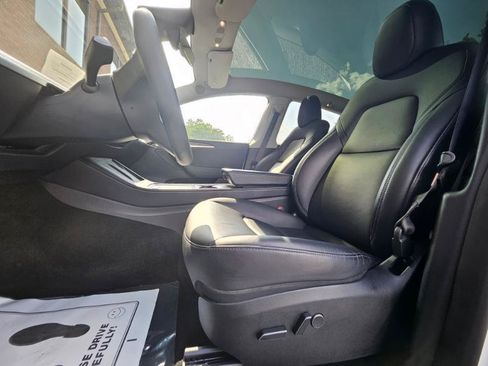 Used 2023 Tesla Model Y Long Range AWD/4WD image 37