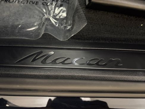 Certified 2026 Porsche Macan AWD/4WD image 35
