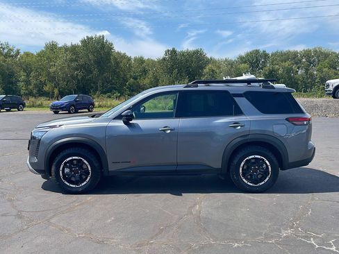 Used 2026 Nissan Pathfinder Rock Creek AWD/4WD image 2