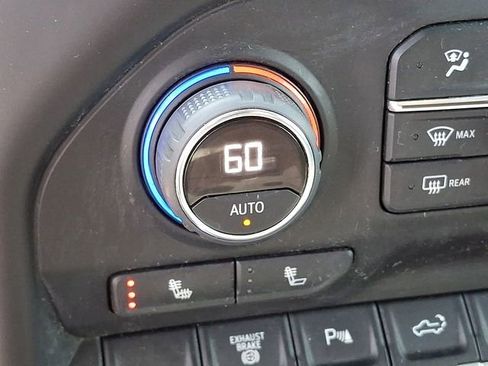 Used 2022 Chevrolet Silverado 2500 LT w/ Z71 Chrome Sport Edition image 19