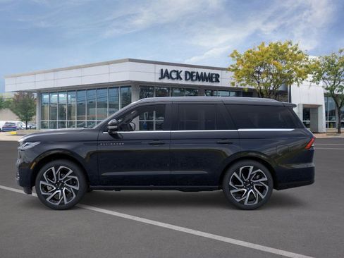 New 2026 Lincoln Navigator Black Label AWD/4WD image 3
