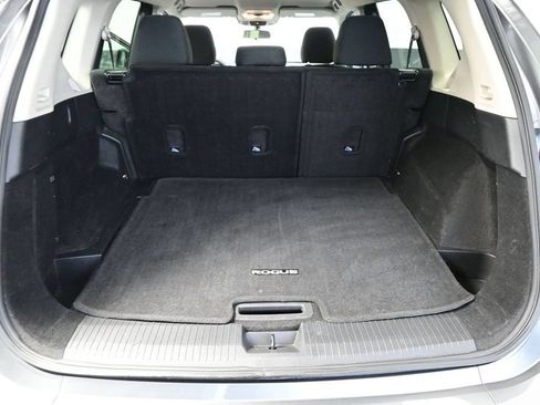 Used 2024 Nissan Rogue S AWD/4WD image 18