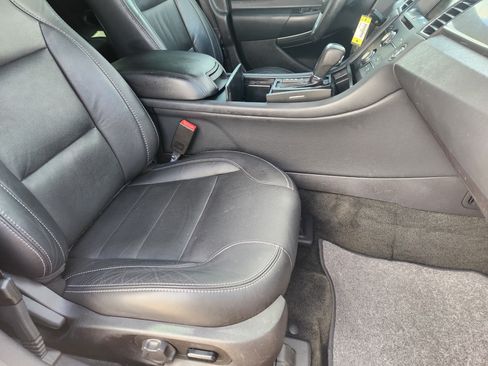 Used 2014 Ford Taurus SEL w/ Equipment Group 201A FWD image 15