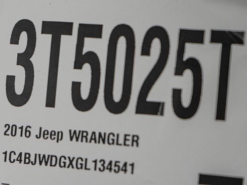 Used 2016 Jeep Wrangler Unlimited Sport AWD/4WD image 27