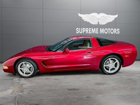 Used 2000 Chevrolet Corvette Coupe w/ Memory Pkg image 4