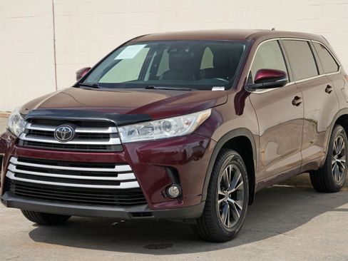 Used 2018 Toyota Highlander Plus AWD/4WD image 43