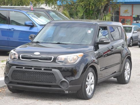 Used 2014 Kia Soul + image 4