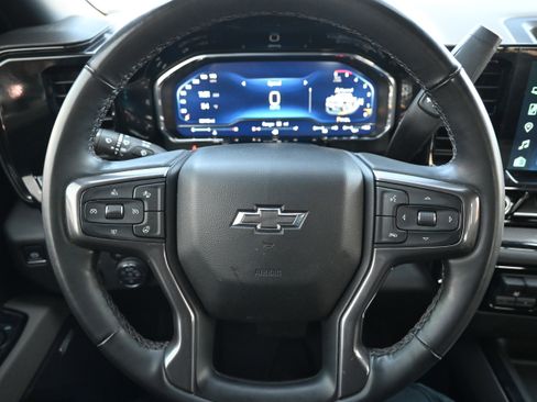 Used 2025 Chevrolet Silverado 2500 ZR2 w/ Technology Package image 18