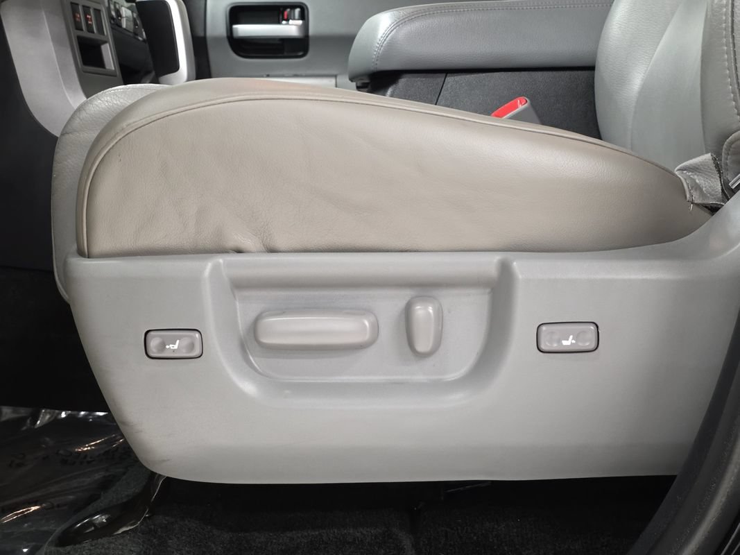 Used 2013 Toyota Sequoia Limited AWD/4WD image 30