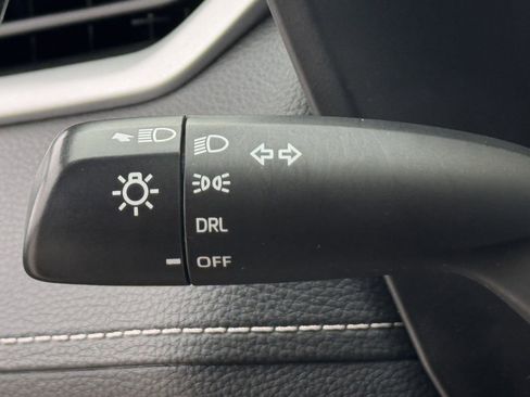 Used 2021 Toyota RAV4 LE image 20