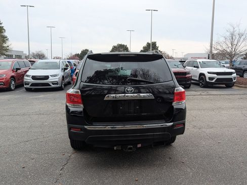 Used 2012 Toyota Highlander Limited w/ Tow Pkg image 2