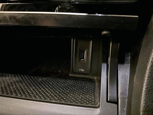 Used 2019 Volkswagen GTI SE image 32