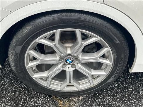 Used 2021 BMW X7 xDrive40i w/ Cold Weather Package AWD/4WD image 36