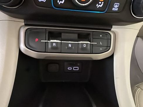 Used 2023 GMC Acadia Denali w/ Denali Ultimate Package AWD/4WD image 22