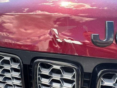Used 2019 Jeep Grand Cherokee Altitude AWD/4WD image 16