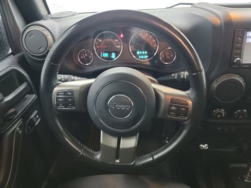 Used 2018 Jeep Wrangler Unlimited Sport image 17