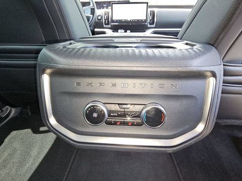 Used 2025 Ford Expedition Max Platinum w/ Driver's Package AWD/4WD image 23