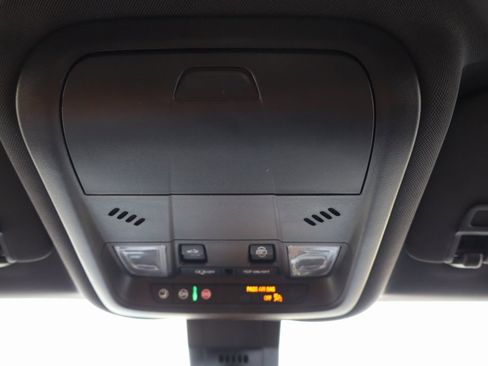 Used 2022 Chevrolet Equinox RS w/ Infotainment Package image 15