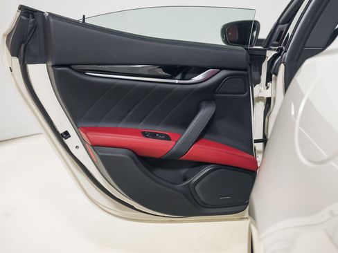 Used 2022 Maserati Ghibli Modena Q4 image 21