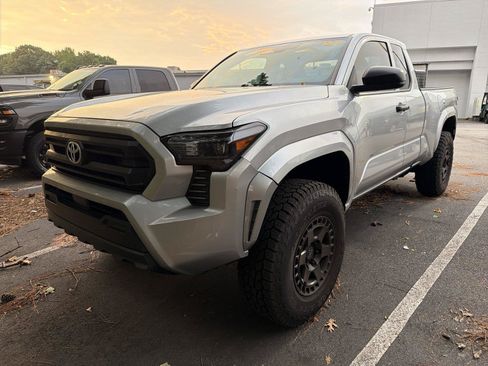 Used 2025 Toyota Tacoma SR w/ Towing Package AWD/4WD image 1