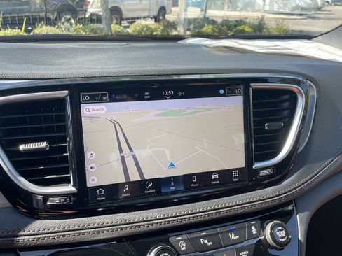 New 2026 Chrysler Pacifica Pinnacle image 25