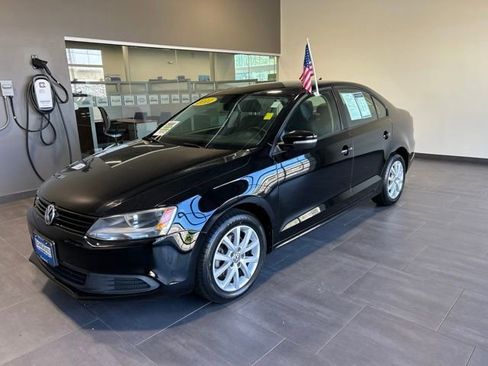 Used 2011 Volkswagen Jetta SE FWD image 24