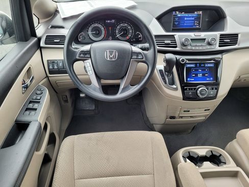 Used 2016 Honda Odyssey SE image 7