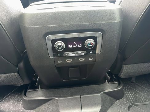 Used 2021 Chevrolet Suburban High Country w/ Premium Package image 15