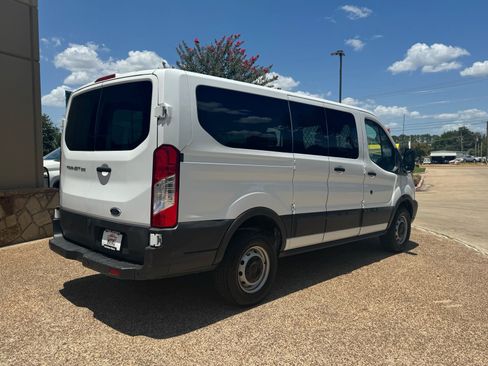 Used 2018 Ford Transit 250 130 Low Roof RWD image 8