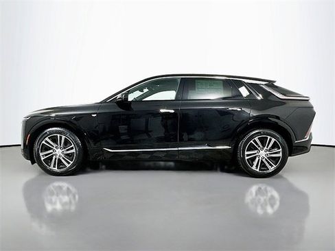 New 2026 Cadillac Lyriq Luxury image 2