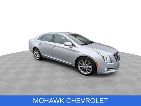 Used 2014 Cadillac XTS Luxury FWD image 2