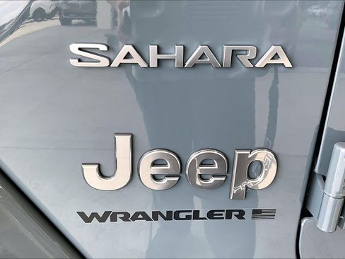 Used 2024 Jeep Wrangler Unlimited Sahara w/ Safety Group AWD/4WD image 30