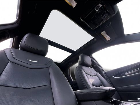 Used 2023 Cadillac XT5 Premium Luxury image 17