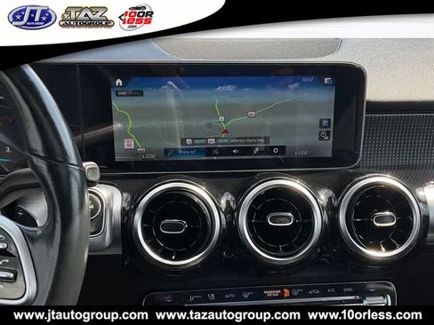 Used 2020 Mercedes-Benz GLB 250 4MATIC w/ Premium Package image 18