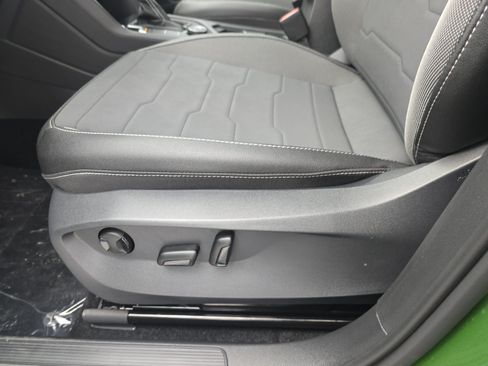New 2026 Volkswagen Taos SE AWD/4WD image 27