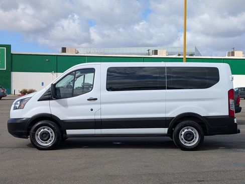 Used 2019 Ford Transit 150 XL image 4
