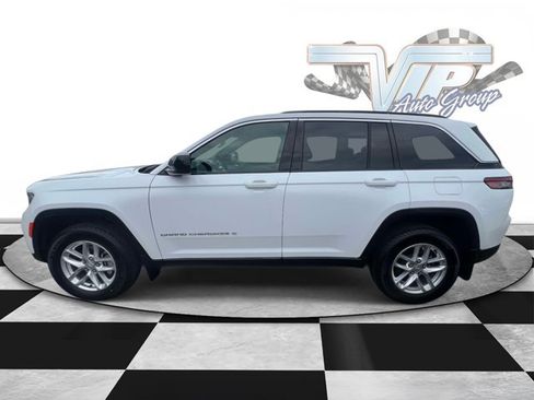 Used 2025 Jeep Grand Cherokee Laredo X w/ Luxury Tech Group I AWD/4WD image 3