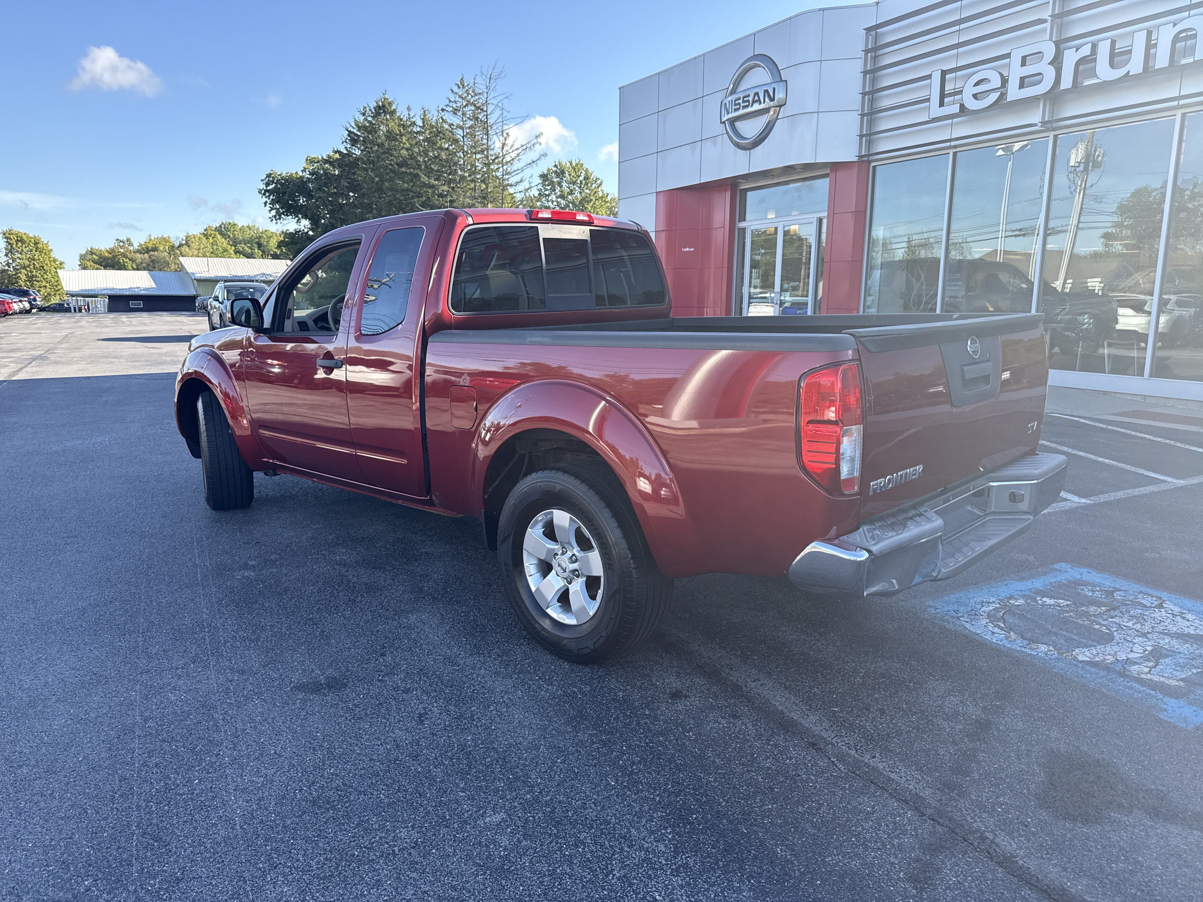 Used 2013 Nissan Frontier SV RWD image 8
