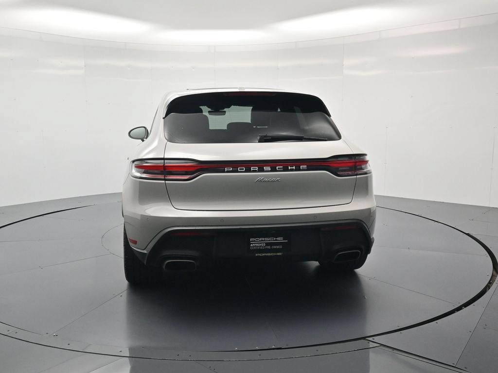 Certified 2024 Porsche Macan AWD/4WD image 39