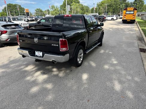 Used 2016 RAM 1500 Laramie w/ Convenience Group AWD/4WD image 4