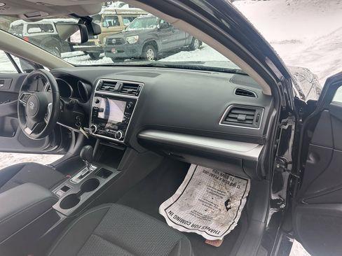 Used 2018 Subaru Outback 2.5i Premium image 17