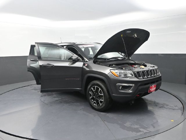 Used 2019 Jeep Compass Trailhawk AWD/4WD image 40