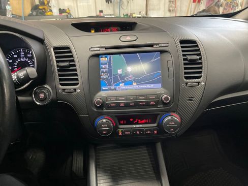 Used 2015 Kia Forte EX w/ Premium Package image 18